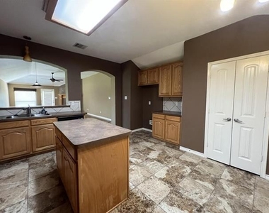 1234 Iowa Road - Photo Thumbnail 9