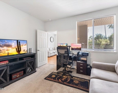 7009 E Acoma Drive - Photo Thumbnail 11