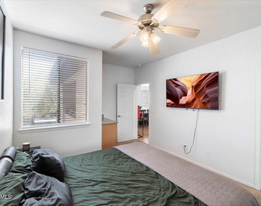 7009 E Acoma Drive - Photo Thumbnail 14