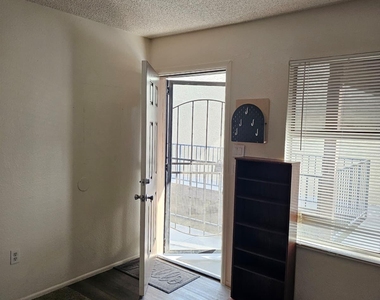 461 W Holmes Avenue - Photo Thumbnail 5