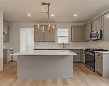 312 Sunset Lane - Photo Thumbnail 5