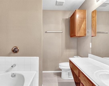 2600 Terrace Drive - Photo Thumbnail 18