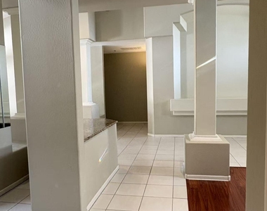 10511 N 117th Place - Photo Thumbnail 18