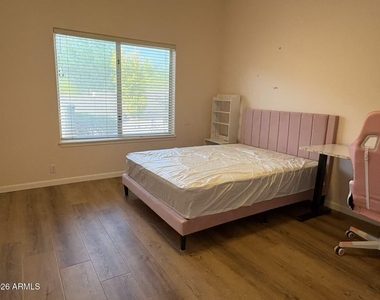 10511 N 117th Place - Photo Thumbnail 46