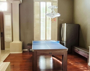 10511 N 117th Place - Photo Thumbnail 6