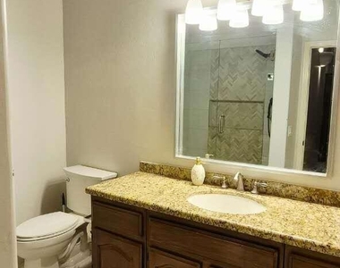 10511 N 117th Place - Photo Thumbnail 27