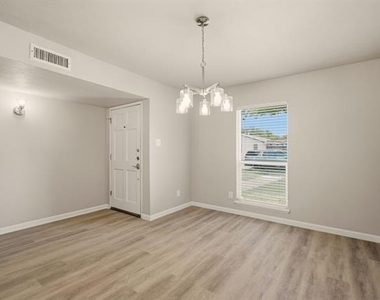 1616 Stockton Trail - Photo Thumbnail 5