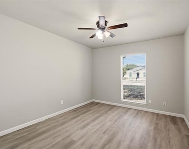 1616 Stockton Trail - Photo Thumbnail 18