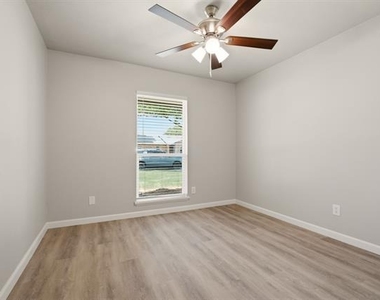 1616 Stockton Trail - Photo Thumbnail 17