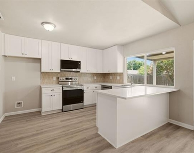 1616 Stockton Trail - Photo Thumbnail 7