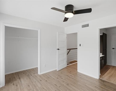 4318 Overlook Court - Photo Thumbnail 21