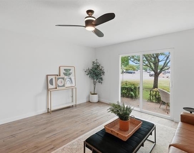 4318 Overlook Court - Photo Thumbnail 9