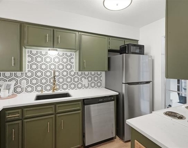 4318 Overlook Court - Photo Thumbnail 11