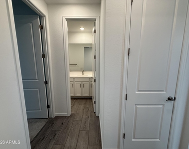 4248 W Brenley Drive - Photo Thumbnail 29