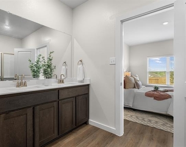 936 Cawthorne Trail - Photo Thumbnail 8
