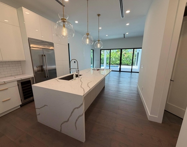 120 Summa Street - Photo Thumbnail 4
