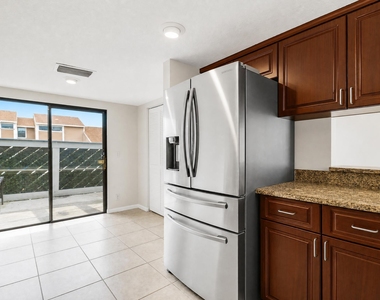 202 Lakewood Drive - Photo Thumbnail 2