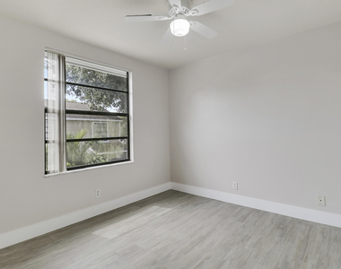 202 Lakewood Drive - Photo Thumbnail 21