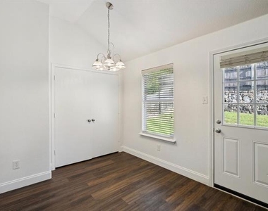 1446 Sax Leigh Drive - Photo Thumbnail 8
