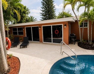 2041 Sw 23rd Avenue - Photo Thumbnail 8