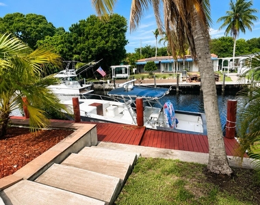 2041 Sw 23rd Avenue - Photo Thumbnail 1