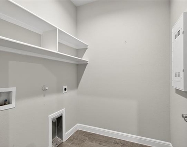 5401 Cypress Point Drive - Photo Thumbnail 9