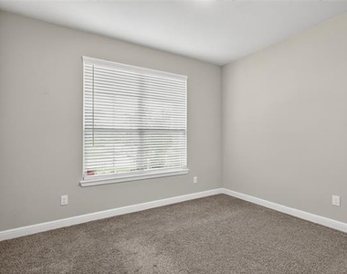 5401 Cypress Point Drive - Photo Thumbnail 6
