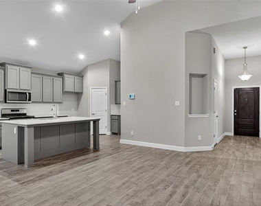 5401 Cypress Point Drive - Photo Thumbnail 2