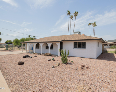 1140 W 7th Street - Photo Thumbnail 2