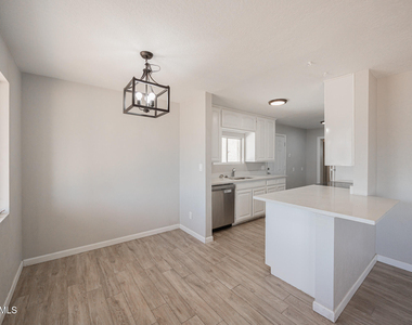 1140 W 7th Street - Photo Thumbnail 7