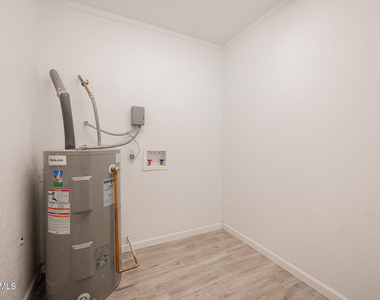 1140 W 7th Street - Photo Thumbnail 25