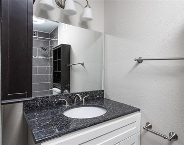 5612 Birchman Avenue - Photo Thumbnail 24