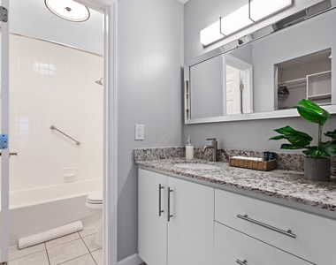 3370 Ne 5th Drive - Photo Thumbnail 14