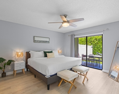 3370 Ne 5th Drive - Photo Thumbnail 15