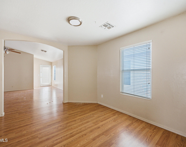 4512 E Windsong Drive - Photo Thumbnail 9