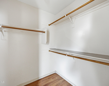 4512 E Windsong Drive - Photo Thumbnail 12