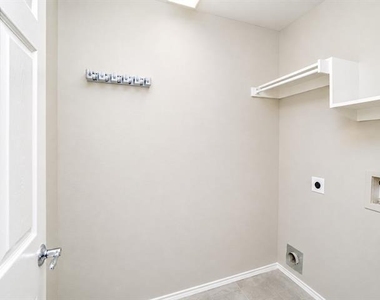 8925 Sierra Trail - Photo Thumbnail 12