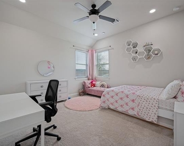 15807 Thorn Apple Road - Photo Thumbnail 9
