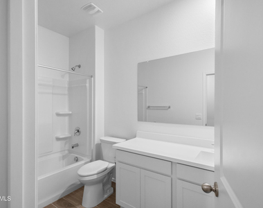 18351 W Hackamore Drive - Photo Thumbnail 7