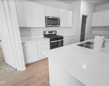 18351 W Hackamore Drive - Photo Thumbnail 18