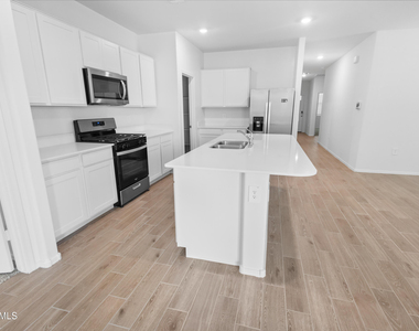 18351 W Hackamore Drive - Photo Thumbnail 20