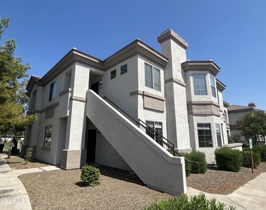 1941 S Pierpont Drive - Photo Thumbnail 16