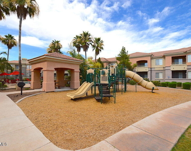 1941 S Pierpont Drive - Photo Thumbnail 21