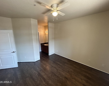 1941 S Pierpont Drive - Photo Thumbnail 6