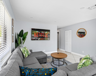 3372 Ne 5th Drive - Photo Thumbnail 36