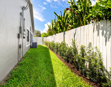 3372 Ne 5th Drive - Photo Thumbnail 43