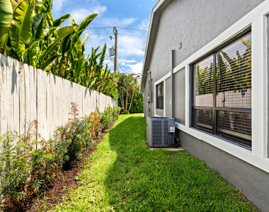 3372 Ne 5th Drive - Photo Thumbnail 44