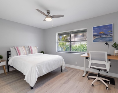 3372 Ne 5th Drive - Photo Thumbnail 12