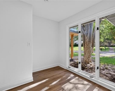 2808 Woodland Drive - Photo Thumbnail 11
