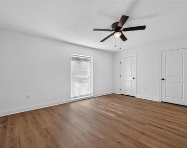 2808 Woodland Drive - Photo Thumbnail 20